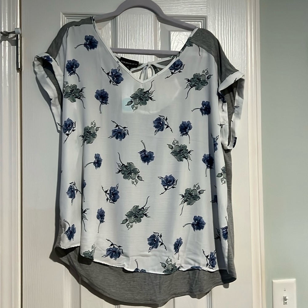 Fortune + Ivy Chylee Tie Back Mixed Material Top. Size XXL.